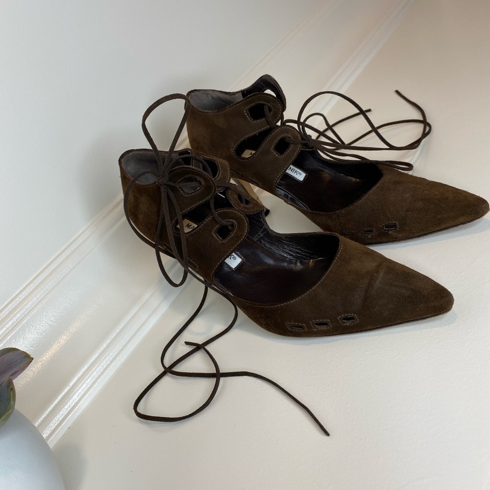 Manolo Blahnik Point Toe Heels Shoes Brown Suede Neiman Marcus Size 37 1/2